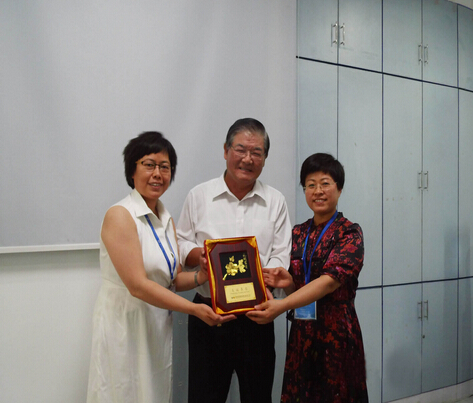 臺灣展覽產(chǎn)業(yè)巡回推廣團團長與我司領(lǐng)導(dǎo)合影